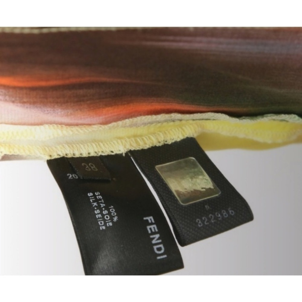 *Authentic* Fendi Blouse. Serial Number Attached. Please verify.👌 - Picture 9 of 10